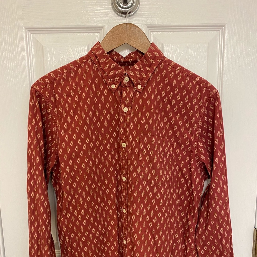 American Eagle Casual Button Down
